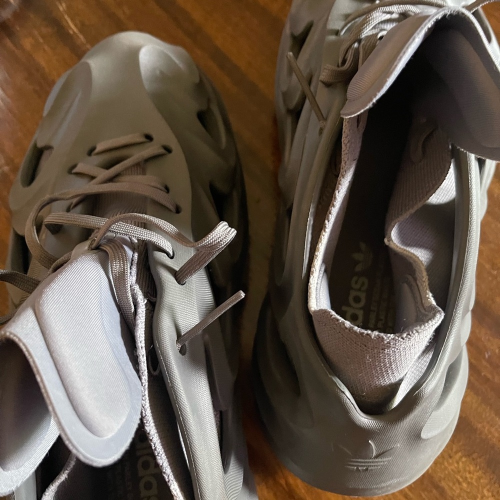 Like new maybe worn once - Picture 2 of 5